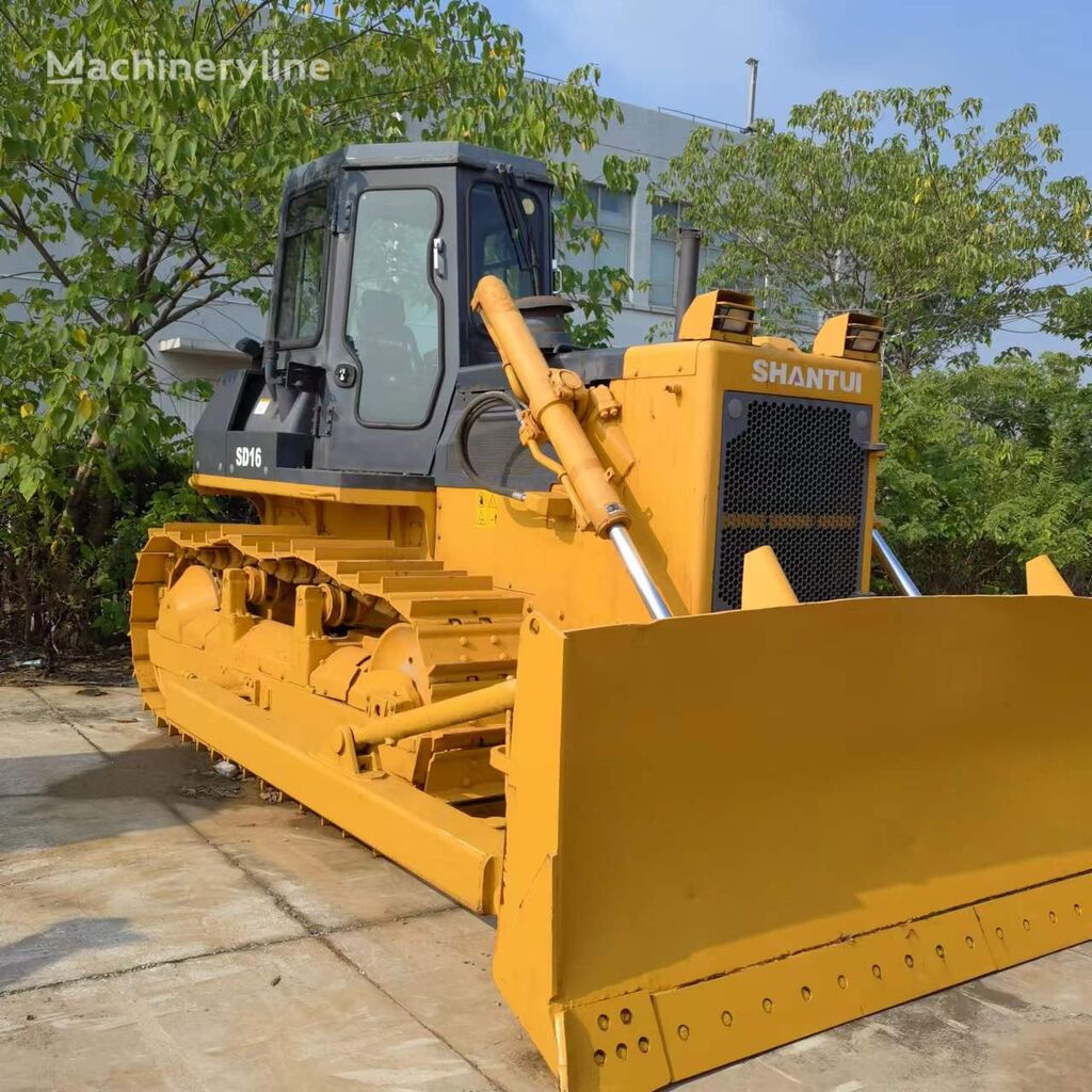 Shantui SD 16 bulldozer