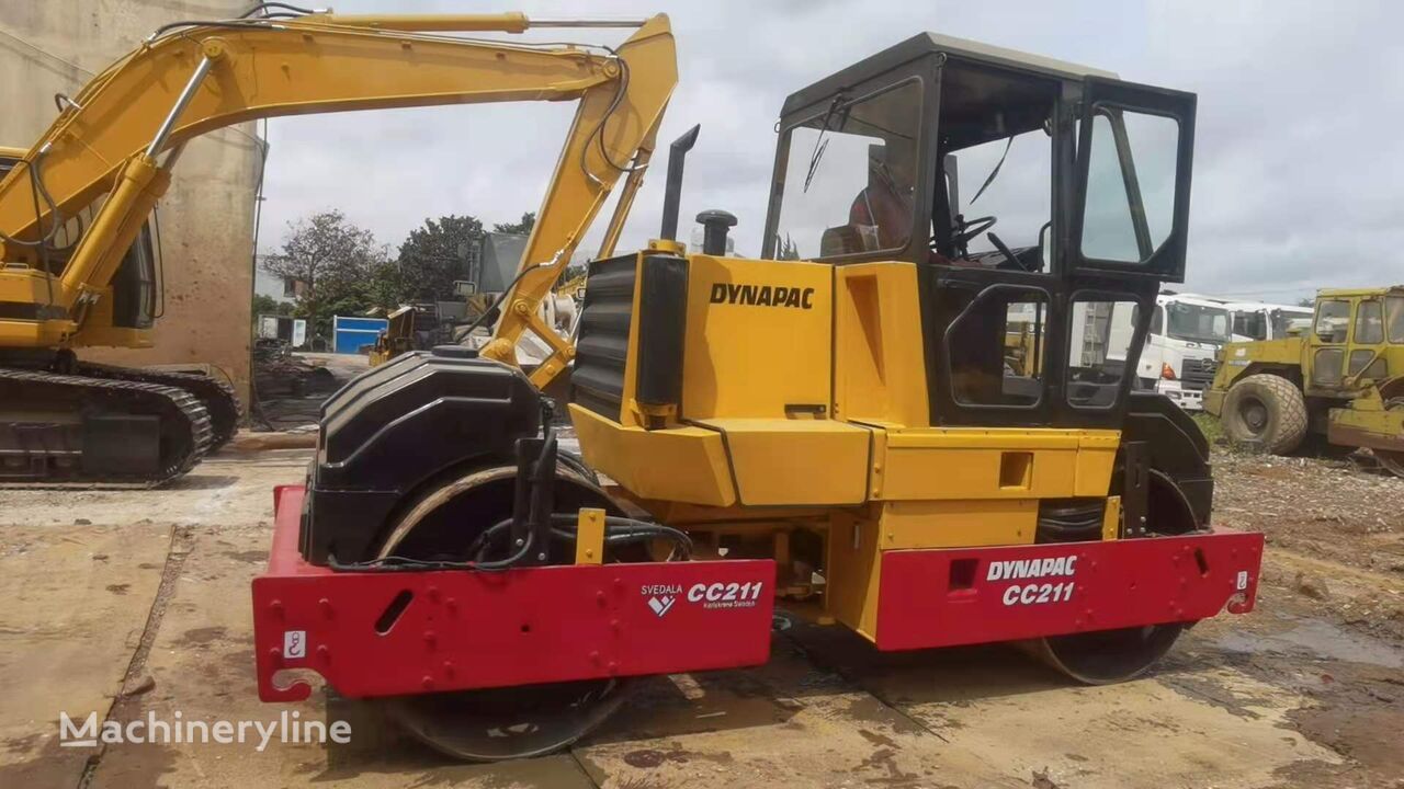 DYNAPAC CC211 kompaktor