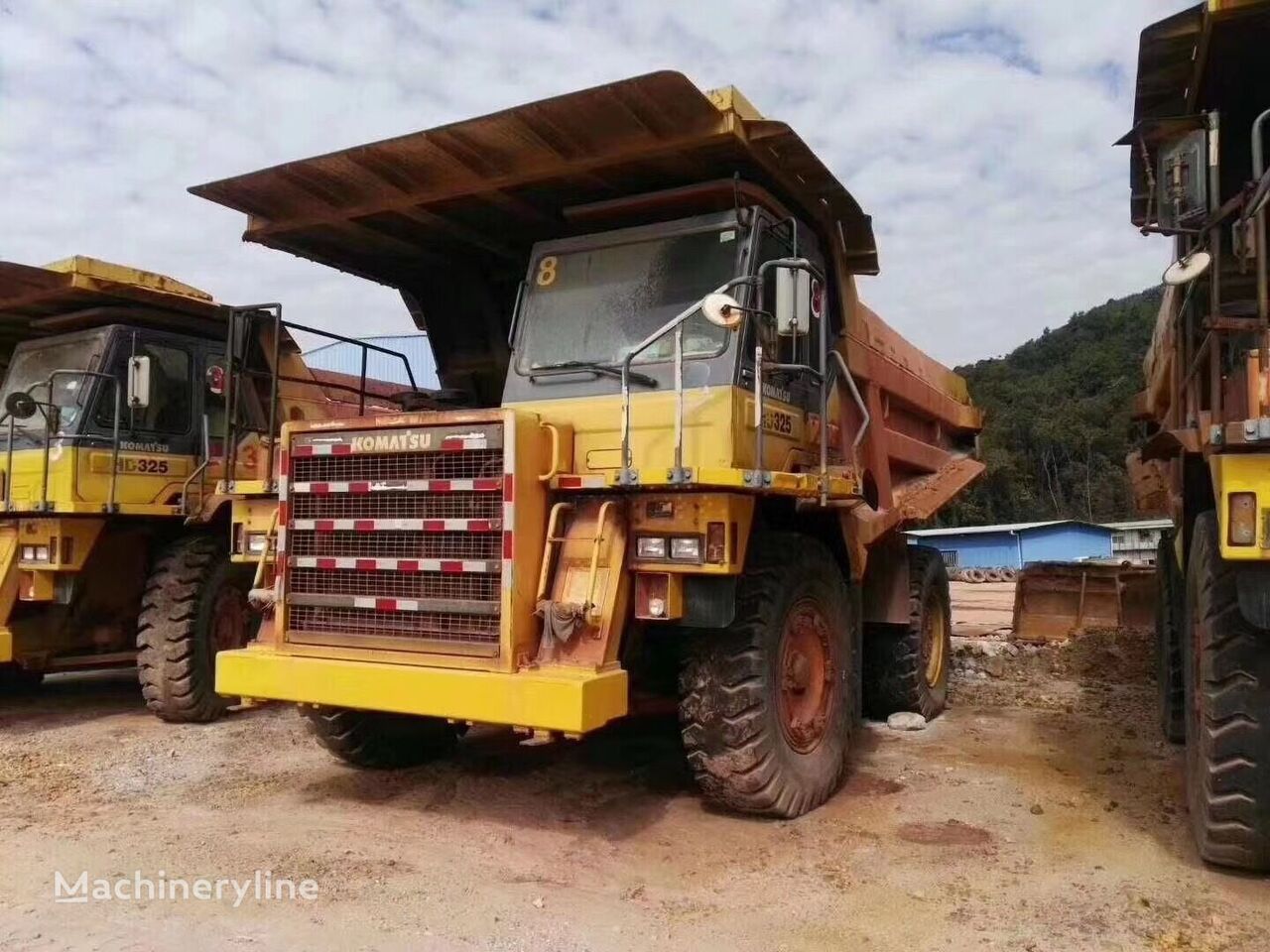 Komatsu HD325-6 rock  dump truck ubøyelig transportvogn