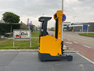 JUNGHEINRICH ETV 214 skyvemasttruck